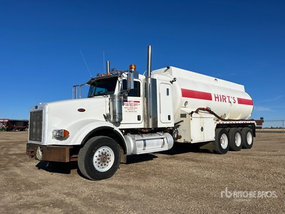 2006 Peterbilt 378 22330 L 8x6 Sleeper Camion à eau