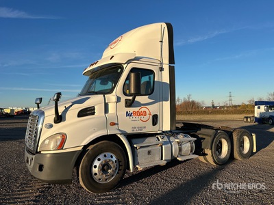 2018 Freightliner Cascadia 113 6x4 T/A Day Cab Truck Tractor
