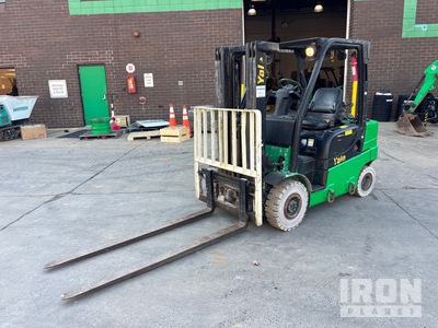 2016 Yale GTP050LX 4800 lb Pneumatic Tire Forklift