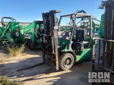2014 Mitsubishi FG25N 4500 lb Pneumatic Tire Carrelli Elevatori