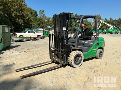 2014 (unverified) Toyota 8FGU30 4900 lb Pneumatic Tire Forklift