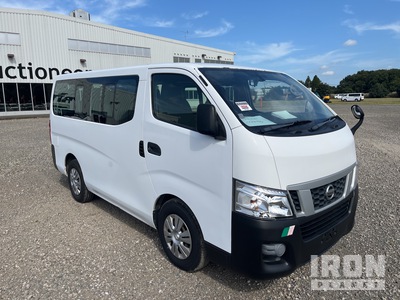 2014 Nissan NV350CARAVAN 10 乗客用バン