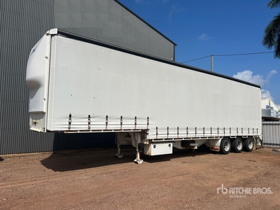 2022 CIMC 13.4 m Tri/A Step Deck Curtain Side Trailer