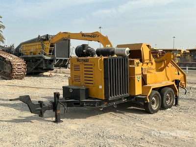 2014 Vermeer BC2100XL Tow-Behind Wood Chipper