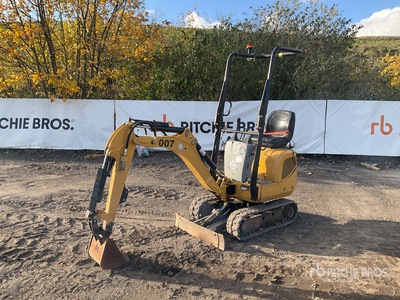 2013 Cat 300 9D حفارة صغيرة