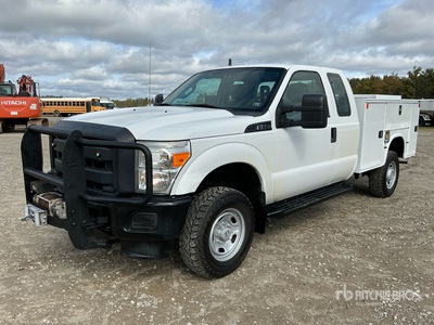 2015 Ford F-250 XL 4x4 Extended Cab Utility Truck