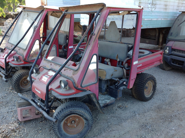 1999 Kawasaki KAF300-C Utility Vehicle 1999 Kawasaki KAF300-C Utility Vehicle