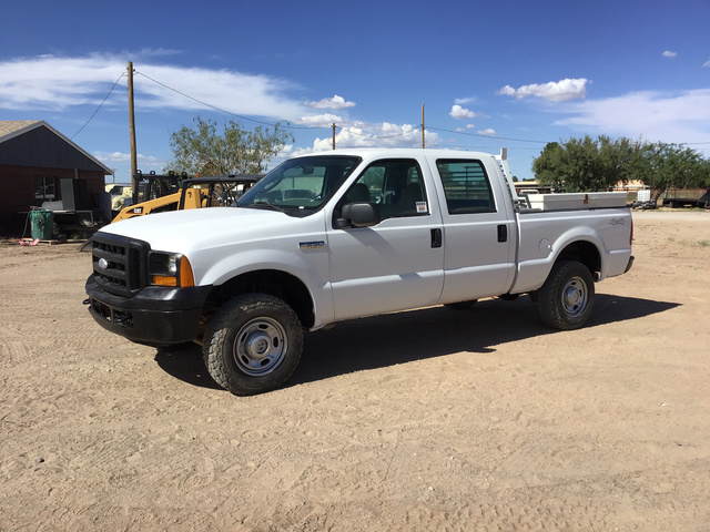 2006 Ford F-250 Super Duty 4x4 Crew Cab Pickup 2006 Ford F-250 Super Duty 4x4 Crew Cab Pickup