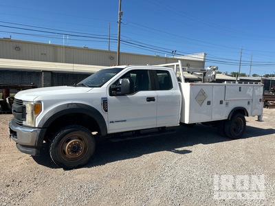 2017 (unverified) Ford F-550 XL 4x4 Extended Cab Service Truck