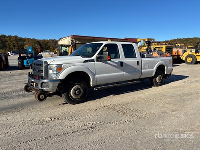 2015 Ford F-250 XL 4x4 Crew Cab Pickup