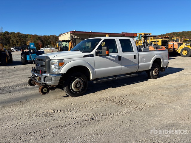 2015 Ford F-250 XL 4x4 Crew Cab Pickup