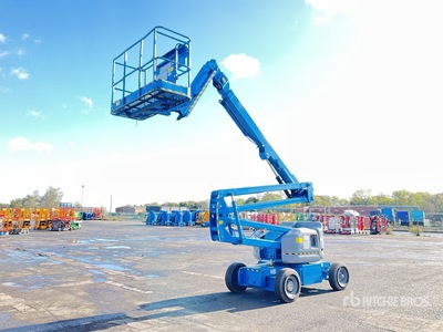 2014 Genie Z45/25J 2WD Hybrid Articulating Boom Lift