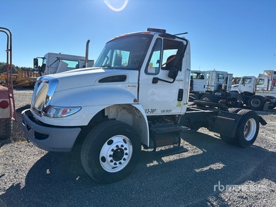 2013 International 4400 4x2 S/A Day Cab Truck Tractor