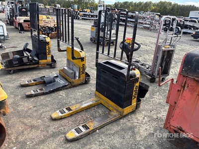 Yale MPB040-EN24T2736 4000 lb Electric Pallet Jack