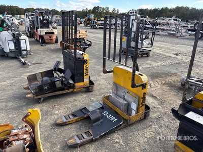 Yale MPB040-EN24T2736 4000 lb Electric Pallet Jack