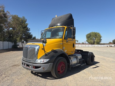 2013 International 8600 SBA 4x2 Cabeza Tractora Cabina Corta
