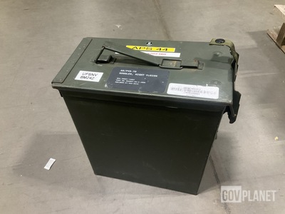 (12) AN/PVS-7D Night Vision Goggle/Ammo Cans