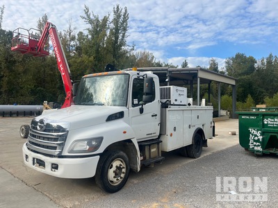 2019 Hino 238 4x2 Service Truck