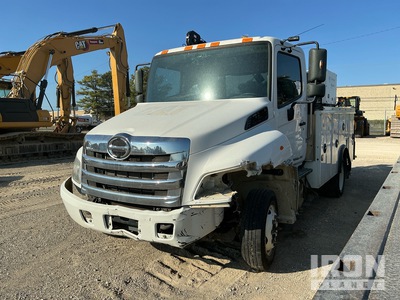 2020 Hino 238 4x2 サービスカー