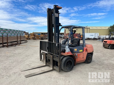 2005 (unverified) Toyota 7FDKU40 8100 lb Pneumatic Tire Forklift