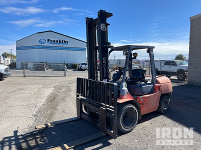 2005 (unverified) Toyota 7FDKU40 8200 lb Pneumatic Tire Forklift