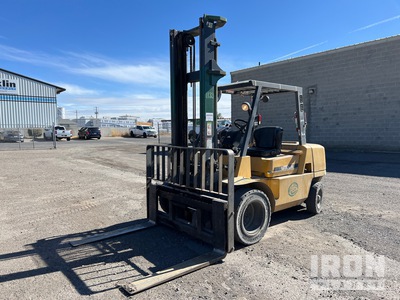 2003 Cat DP40KL 9000 lb Cushion Tire Wózek widłowy