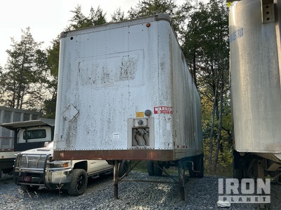 1988 Strick 28 ft x 102 in S/A Remorque fourgon