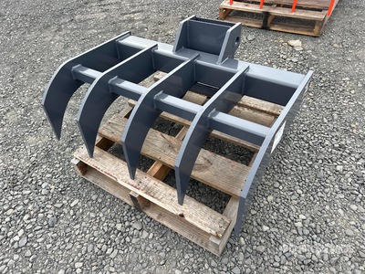 Precision Fabrication 36 in Rastrillo para excavadora - Fits Bobcat E-Series Xchange Couplers (Unused)