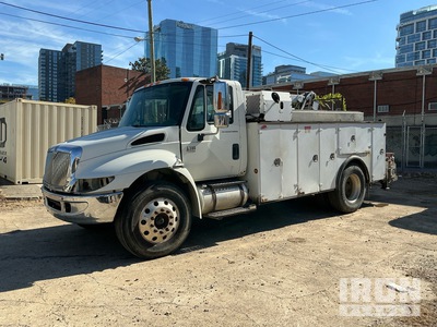 2003 International 4300 4x2 Service Truck