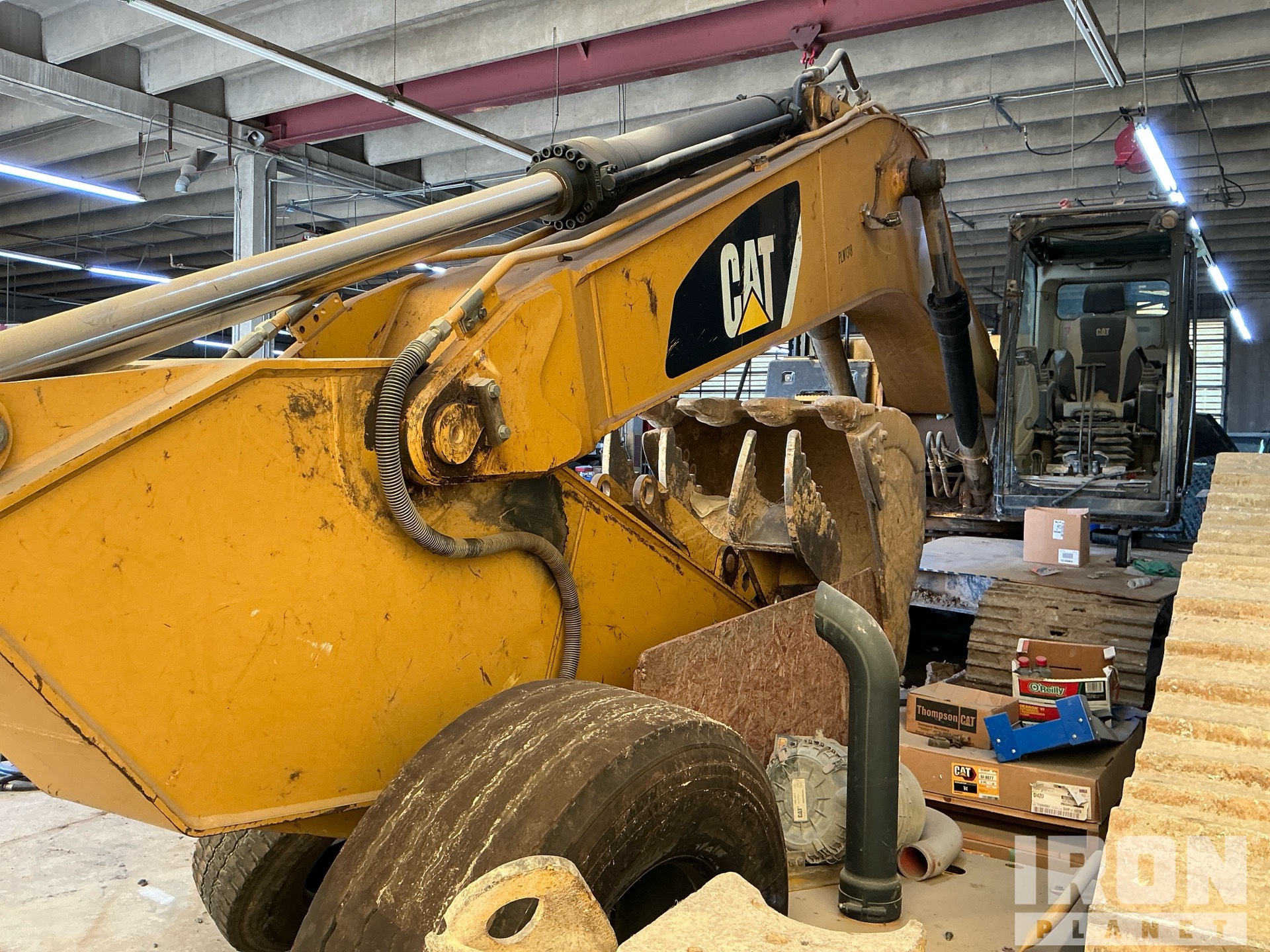 2014 Cat 329E 油圧ショベル