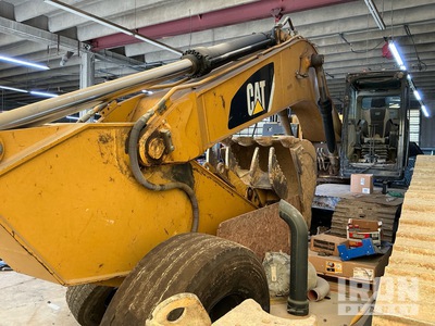 2014 Cat 329E 油圧ショベル