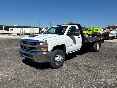 2017 Chevrolet Silverado 3500HD 4x4 Ciężarówka z płaską platformą