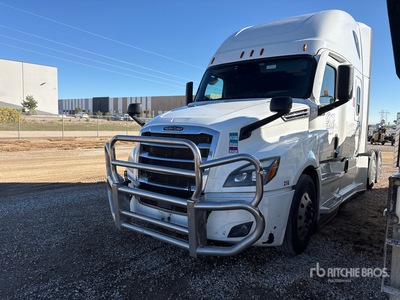 2021 Freightliner Cascadia 126 6x4 Ciągnik siodłowy T/A z kabiną sypialną (Inoperable)