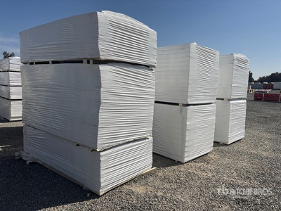 Quantity of (7) 96 in x 48 in Polyiso Insulation その他 - 店舗 & 倉庫