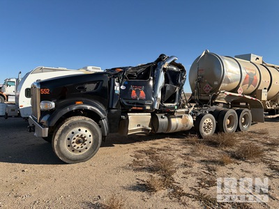 2024 Peterbilt 377 8x4 Ciągnik siodłowy z kabiną sypialną Tri/A (Inoperable)