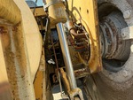 Hydraulics with Bar Lift Cylinders