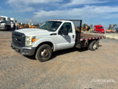 2012 Ford F-350 XL 4x2 Camion à Plateau