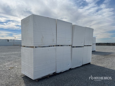 Quantity of (8) Pallets of Polyiso Insulation その他 - 店舗 & 倉庫