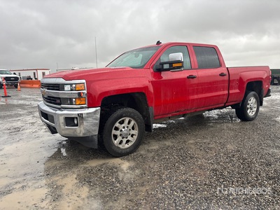 2015 Chevrolet Silverado 2500HD 4x4 Crew Cab Pickup