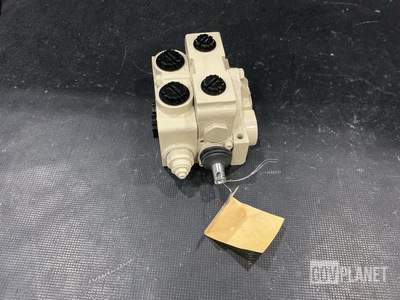 Oshkosh 3335064 Dump Control Valve