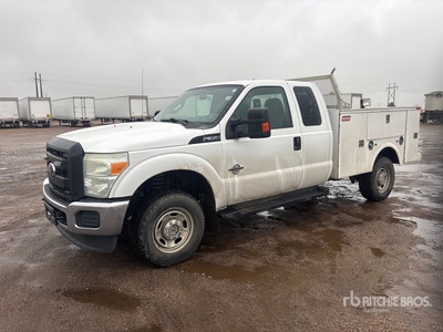 2011 Ford F-350 XL 4x4 Extended Cab Utility Truck