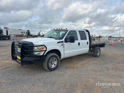 2012 Ford F-350 XL 4x4 Crew Cab Camion à Plateau