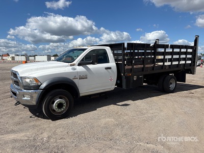 2015 Ram 5500 4x2 Camion à Plateau