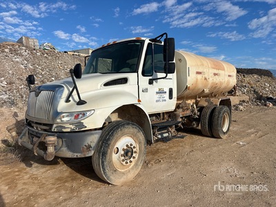 2007 International 4400SBA 2000 gal 4x2 Water Truck