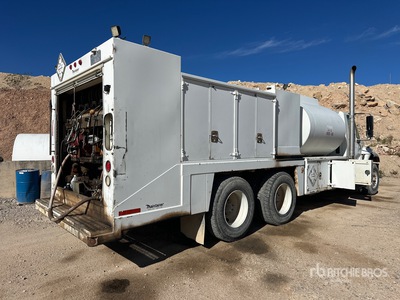 2005 International 7400 1500 gal 6x4 Lube Truck