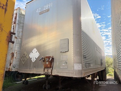 1975 Comet 27 DVT 30 ft S/A Van Trailer