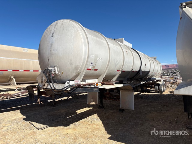 1991 Polar MC-306-AL 9000 gal T/A Tanker Trailer