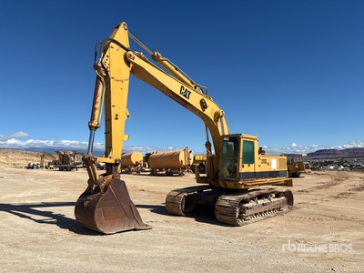1988 Cat 235C حفارة بجنزير