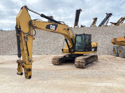 2011 Cat 320D L حفارة بجنزير