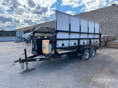 2012 Larson T/A Drawbar Solar Trailer Divers - Remorque